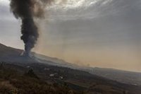 El desplazamiento de las cenizas empeorará la calidad del aire en el sur y oeste de La Palma desde hoy, según AEMET