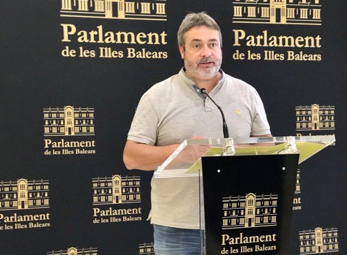 El diputado de MES Joan Mas 'Collet', en la rueda de prensa.