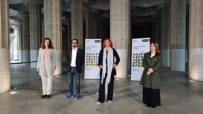 La directora de Digital Future Society, Cristina Colom; el Comisionado de Agenda 2030, Miquel Rodríguez; la teniente de alcalde Laia Bonet y la directora general de BSM, Marta Labata.
