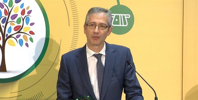 El gobernador del Banco de España, Pablo Hernández de Cos, durante la clausura del Acto Central Día de la Educación Financiera celebrado en la sede del Banco de España.