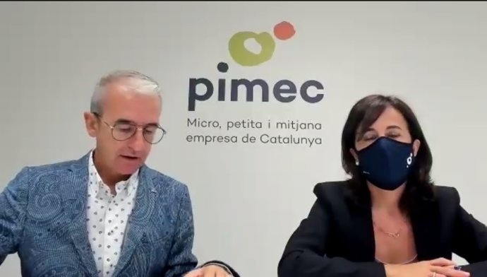 El secretario general de Pimec, Josep Ginesta, y la directora del área de trabajo de Pimec, Sílvia Miró, en rueda de prensa por la valoración del paro de septiembre de 2021