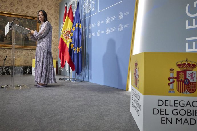 La delegada del Gobierno en la Comunidad de Madrid, Mercedes González, ofrece un rueda de prensa en la sede de la Delegación