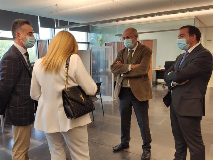 Francisco Igea pide luchar contra el clientelismo político tras la incorporación de Carmona al mercado eléctrico.