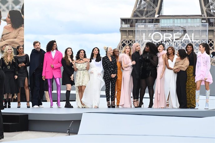 PARIS, FRANCE - OCTOBER 03: walks the runway during "Le Defile L'Oreal Paris 2021" as part of Paris Fashion Week on October 03, 2021 in Paris, France. (Photo by Pascal Le Segretain/Getty Images For L'Oreal)
