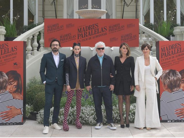 Photocall de 'Madres paralelas' en Madrid, con la presencia de Pedro Almodóvar y de los protagonistas de la cinta