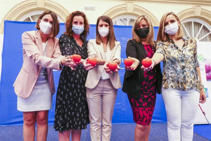 Inauguración de la exposición Cononcenos de la ONCE