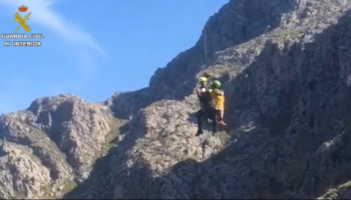 Rescate de un joven en Escorca por la Guardia Civil.