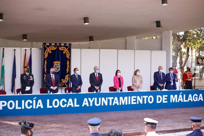 Autoridades en el acto de celebración con motivo de la festividad de San Rafael Arcángel, Patrón de la Policía Local de Málaga