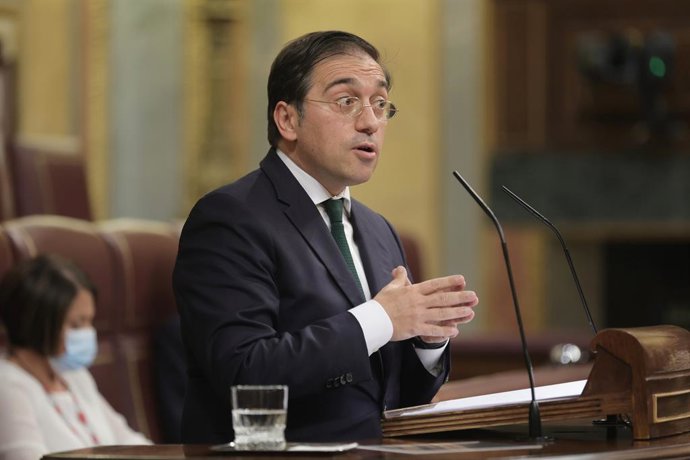 El ministro de Asuntos Exteriores, Unión Europea y Cooperación, José Manuel Albares, interviene en una sesión de control al Gobierno en el Congreso de los Diputados, a 29 de septiembre de 2021, en Madrid, (España). Durante el pleno, el Ejecutivo central