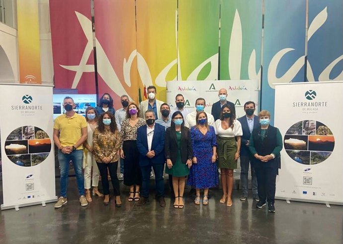 La delegada territorial de Turismo, Nuria Rodríguez,en el acto de presentación del portal turístico de la Sierra Norte de Málaga.