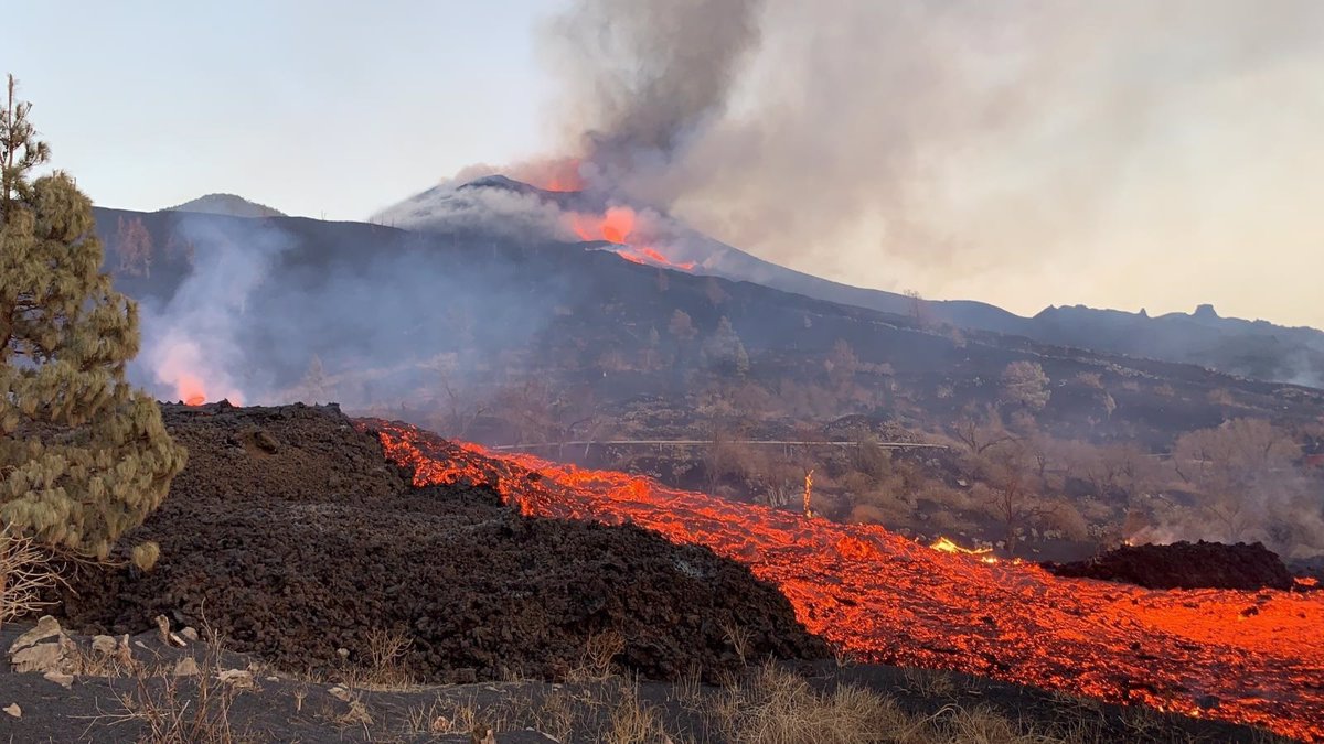 Volcán de La Palma | Directo: La Palma registra trece terremotos durante la  noche, uno de magnitud 3.8
