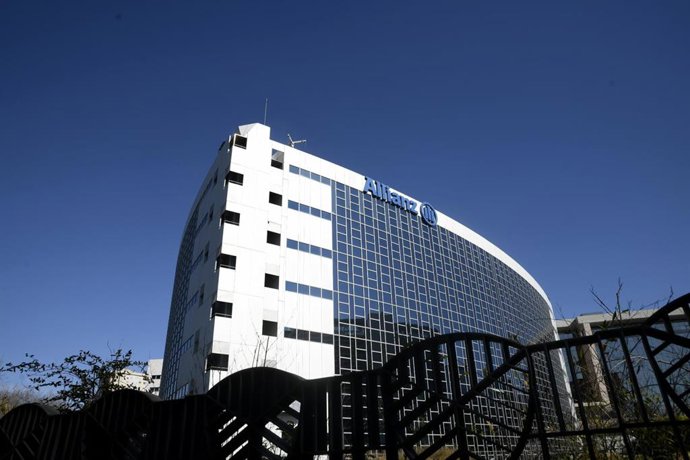 Archivo - Fachada de la sede de la empresa de seguros Allianz en Madrid, a 21 de febrero de 2020.