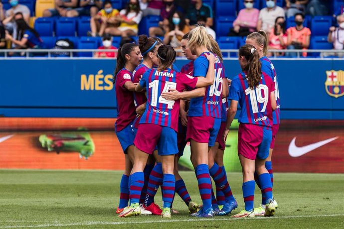 Las jugadoras del FC Barcelona celebran un gol en un partido de la Primera Iberdrola 2021-2022