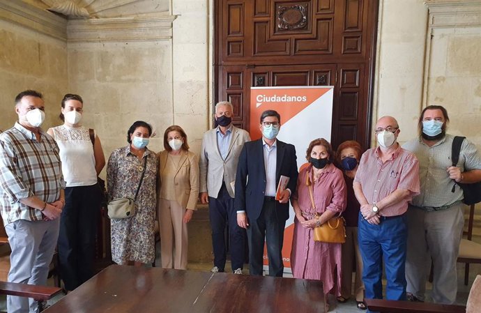 Reunión de Cs con vecinos de Casco Antiguo