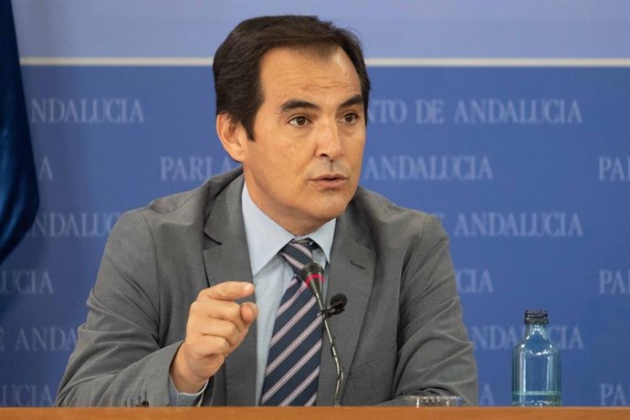 Archivo - El portavoz parlamentario del PP-A, José Antonio Nieto, en imagen de archivo