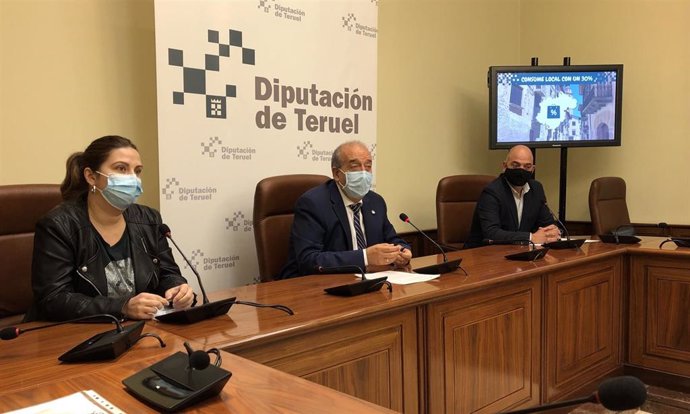 La Diputación de Teruel presenta los bonos de reactivación económica en el comercio rural.