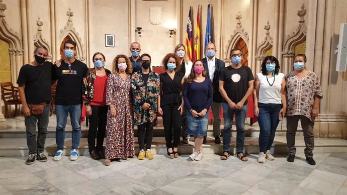 La consellera de Salud y Consumo, Patricia Gómez, participa en un encuentro con asociaciones de pacientes de salud mental en Can Campaner.