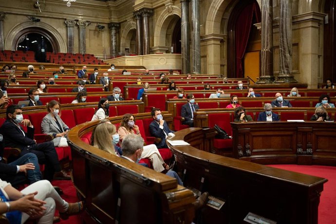 Vista general del pleno del Parlament durante el Debate de Política General, a 29 de septiembre de 2021, en Barcelona, Catalunya (España). El Parlament de Catalunya retoma este miércoles el Debate de Política General. Entre los principales temas a abord