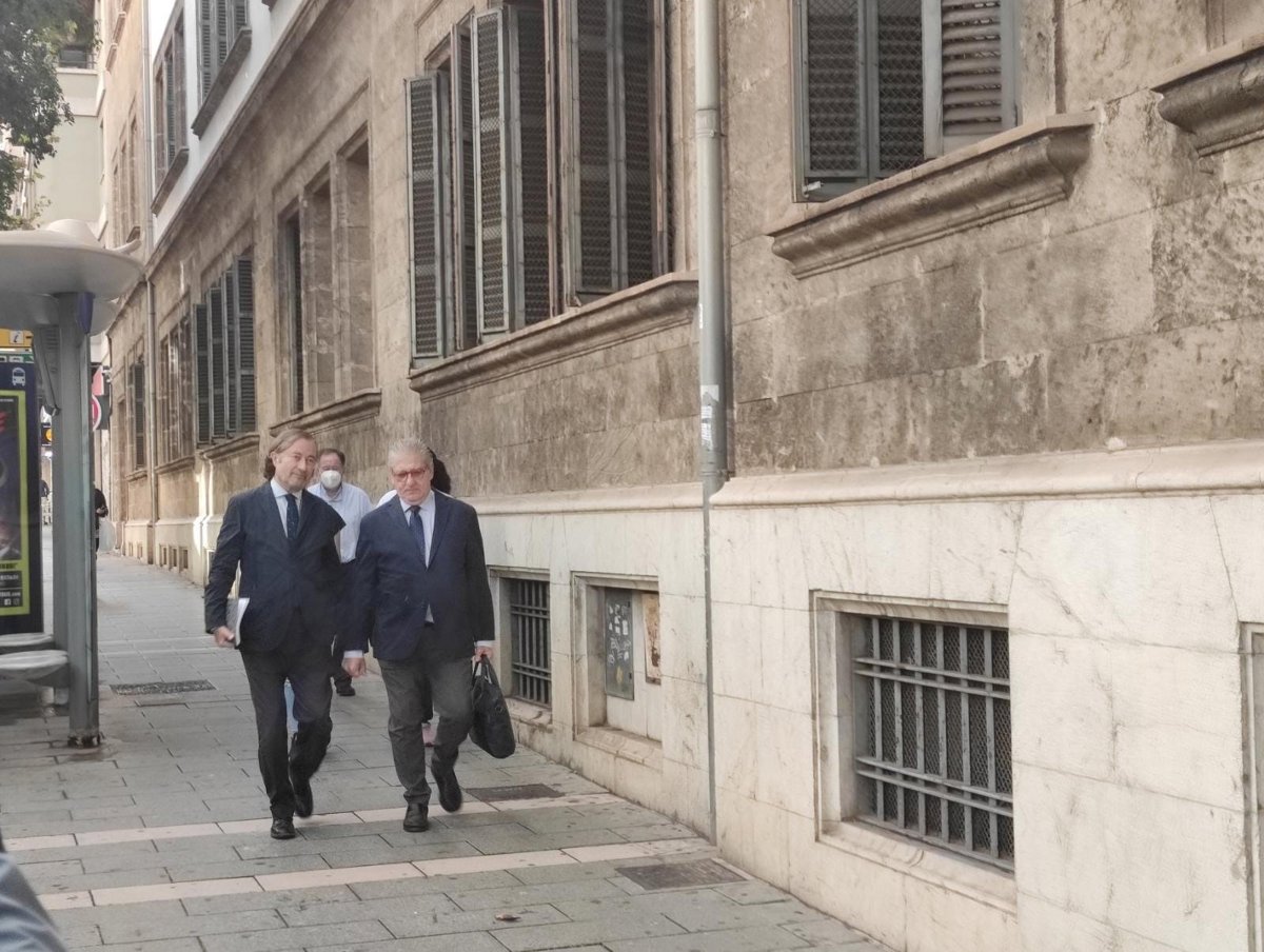 El expresidente de la APB, Gual de Torrella, entrando al juzgado