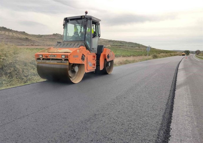 Trabajos de refuerzo de firme realizados en la carretera NA-134, Eje del Ebro, entre Lodosa y Mendavia