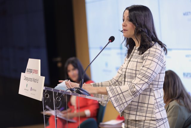 La líder de Cs, Inés Arrimadas, interviene en un Desayuno Informativo organizado en el Auditorio Meeting Place, a 5 de octubre de 2021, en Madrid, (España).
