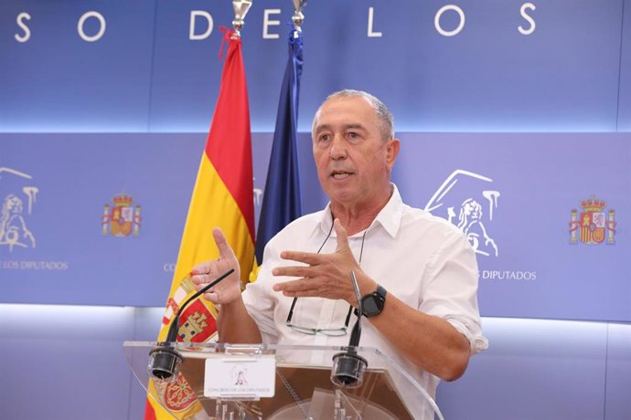 El diputado de Compromís en el Congreso, Joan Baldoví, ofrece una rueda de prensa en el Congreso de los Diputados, a 7 de septiembre de 2021, en Madrid (España).