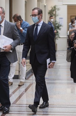 El portavoz del PP en el Senado, Javier Maroto, a su llegada al primer pleno y primera sesión de control al Gobierno en el Senado tras el parón estival, a 14 de septiembre de 2021, en Madrid (España). 