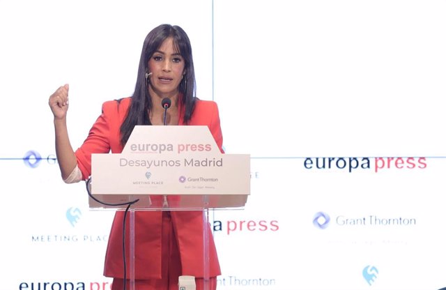 La vicealcaldesa del Ayuntamiento de Madrid, Begoña Villacís, interviene en un Desayuno Informativo organizado en el Auditorio Meeting Place, a 5 de octubre de 2021, en Madrid, (España).