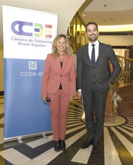 Archivo - Trinidad Jiménez, presidenta de la CCBE y Eduardo Leite, gobernador de Rio Grande Do Sul