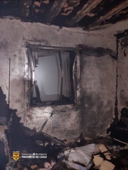 Estado de la vivienda tras el incendio.