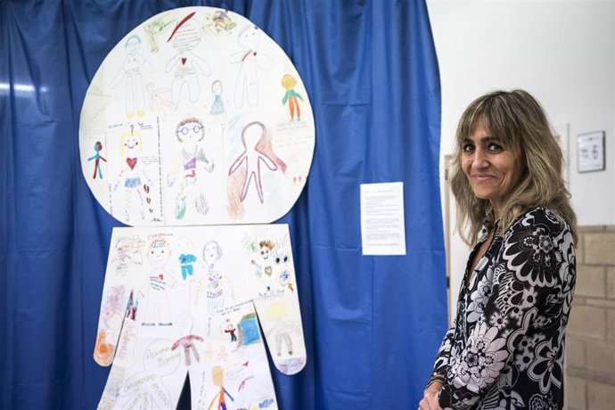 Virginia Mongay, la artista que ha guiado el trabajo de los 40 usuarios de la Unidad de Salud Mental.