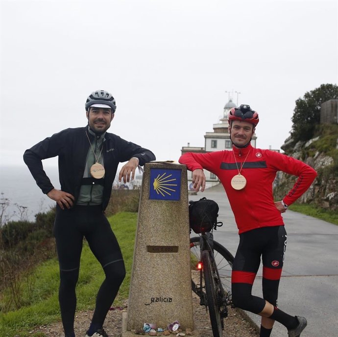 Óscar Pujol y César Mato, dos de los 68 'peregrinos' que culminaron con éxito la edición cero de El Kilómetro Cero.