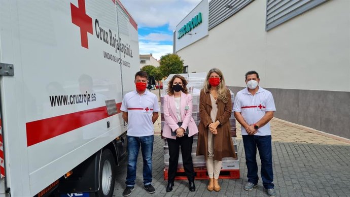 Donación de 4.000 vasitos de arroz y quinoa por parte de Mercadona a Cruz Roja Valladolid.