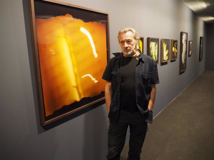 El fotgraf Manel Esclusa presenta les 4 exposicions a Vic