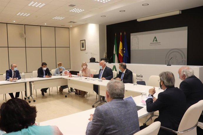 Rerunión entre los enfermeros y Jesús Aguirre.