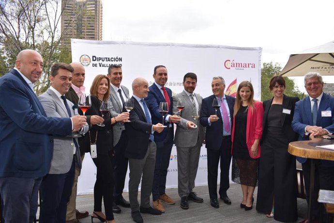 Expedición de la Diputación y la Cámara de Comercio en México.