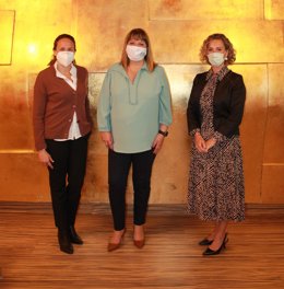 Eva Beloso,  Consejera Técnica; Sonia Gomara, presidenta del Comité organizador de EXPODENTAL, y Ana Rodríguez, directora de  EXPODENTAL