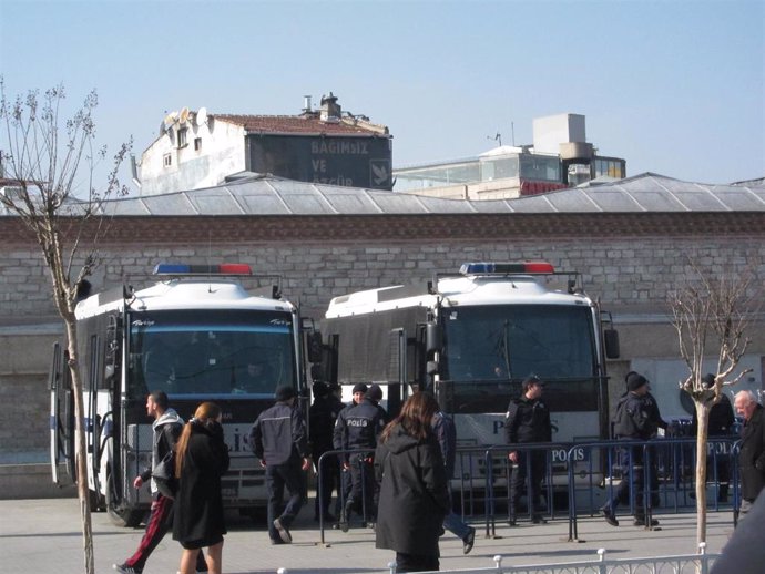 Archivo - Policía En Estambul.