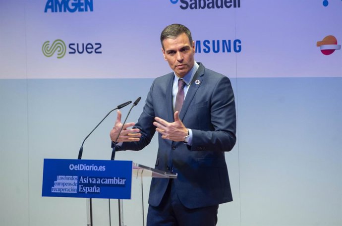 Archivo - El presidente del Gobierno, Pedro Sánchez interviene en la clausura de la Jornada sobre Los fondos europeos de recuperación: así va a cambiar España organizado por Eldiario.es, en el Auditorio del Museo Nacional de Arte Reina Sofía, a 19 d