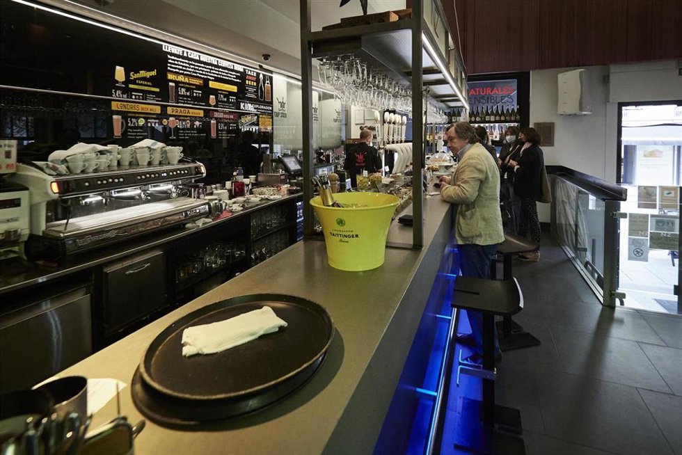 Interior de un bar