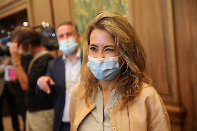 La ministra de Transportes, Movilidad y Agenda Urbana, Raquel Sánchez, a su salida de la presentación del Documento de Regulación Aeroportuaria (DORA II) para el periodo 2022-2026 en la sede del Ministerio, a 29 de septiembre de 2021, en Madrid, (España