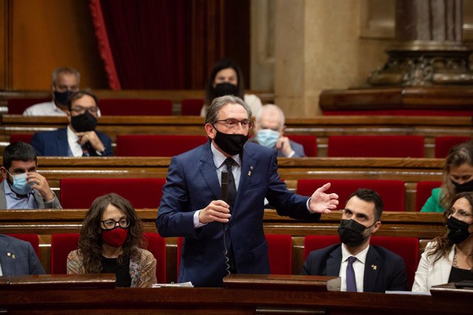 El conseller d'Economia de la Generalitat, Jaume Giró, en la sessió de control al Parlament