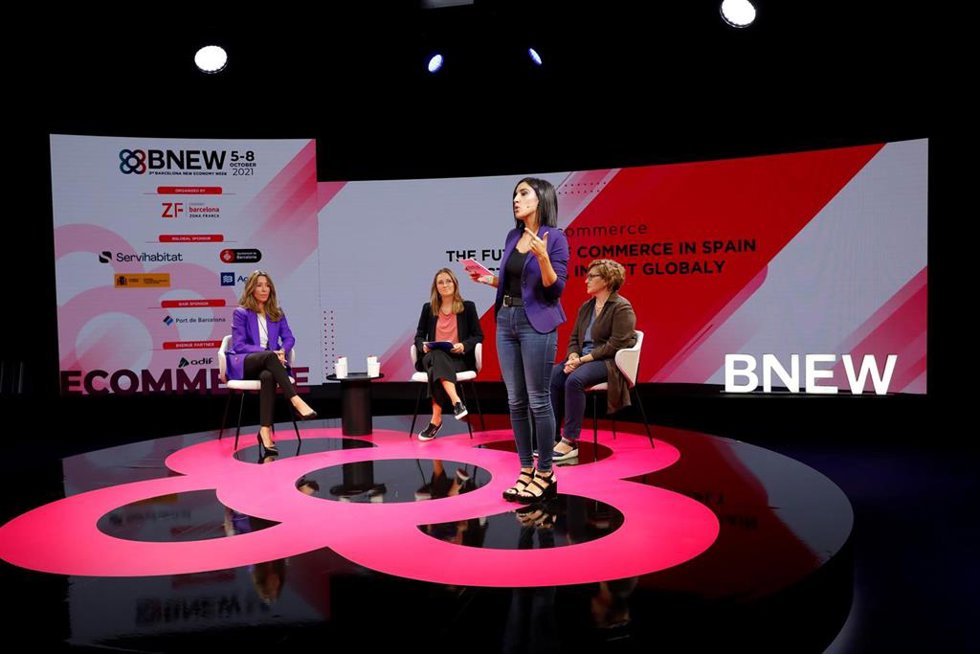 Debate entre la secretaria de Estado de Comercio, Xiana Méndez, y la vicepresidenta de Desarrollo Social y Económico del AMB, Montserrat Ballarín, durante el BNEW