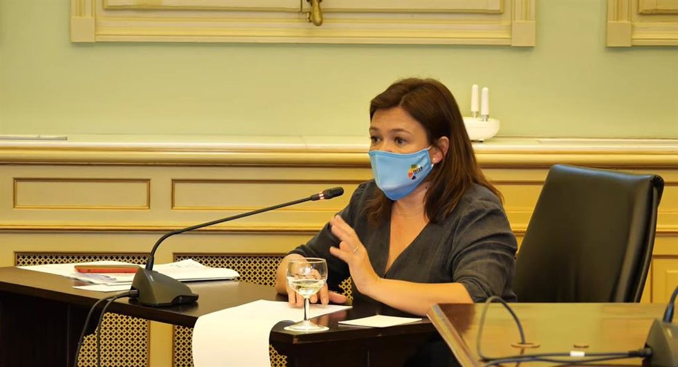 La consellera de Presidencia, Función Pública e Igualdad, Mercedes Garrido, durante una comparecencia en el Parlament.