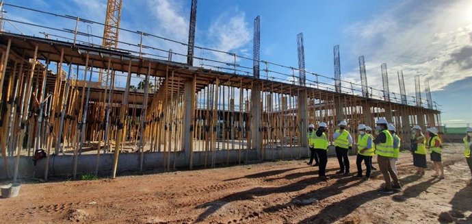 Imagen de archivo de la construcción de un colegio