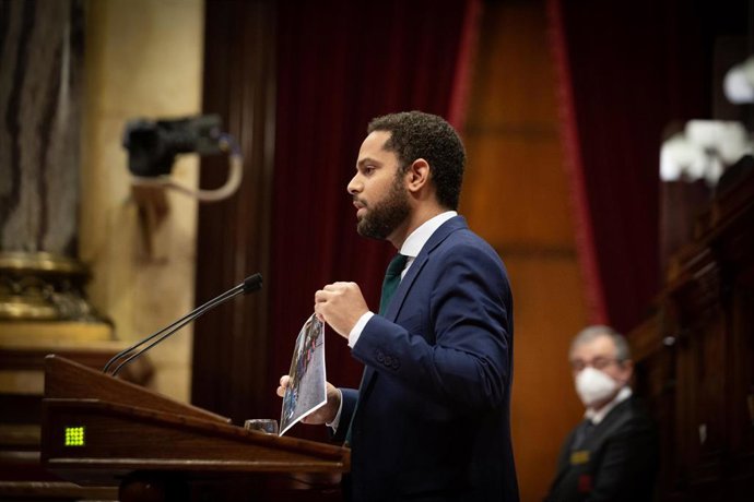El líder de Vox en el Parlament, Ignacio Garriga, en una intervención en el pleno del Parlament