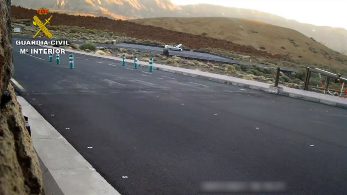 Coche robado y calcinado en las Cañadas del Teide
