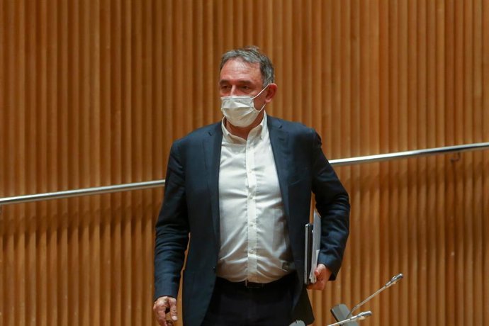 Archivo - El secretario de Estado para la Agenda 2030, portavoz adjunto de Unidas Podemos y secretario general del PCE, Enrique Santiago.