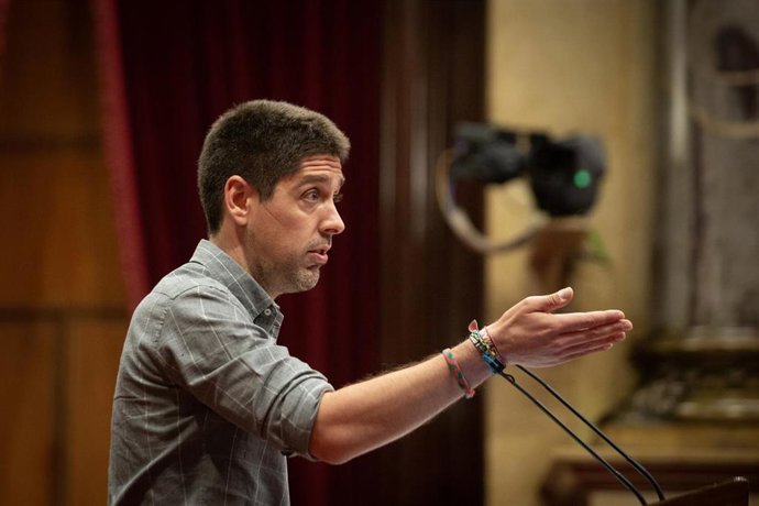 El portavoz de los comuns en el Parlament, David Cid, en el pleno del 6 de octubre.