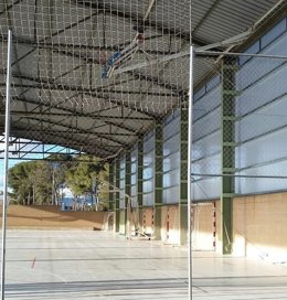 La Diputación de Barcelonaha contribuido a renovar la pista polideportiva de Sant Quirze del Valls aportando el 90% del coste de la obra.